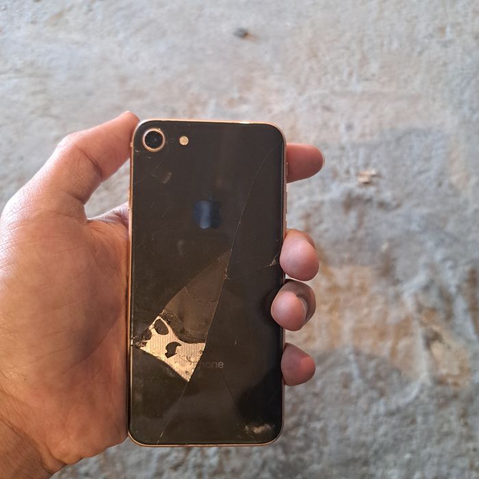 Айфон 8 64гб Apple