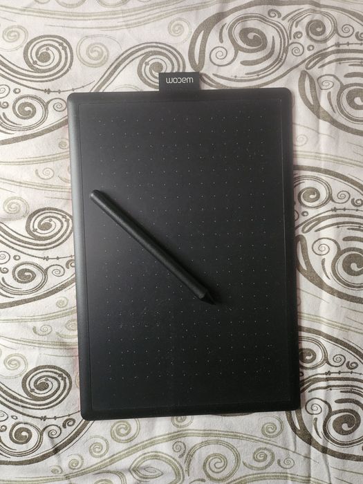 Графический планшет Wacom one medium