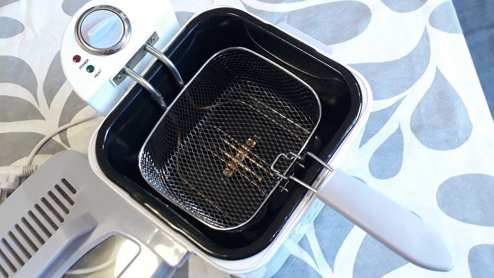 Фритюрник CROWN разглобяем подходящ за съдомиялна