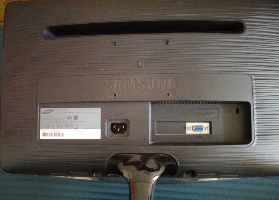 Цветен Монитор Samsung