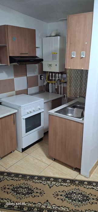 Inchiriez garsoniera Conf1 la Casa