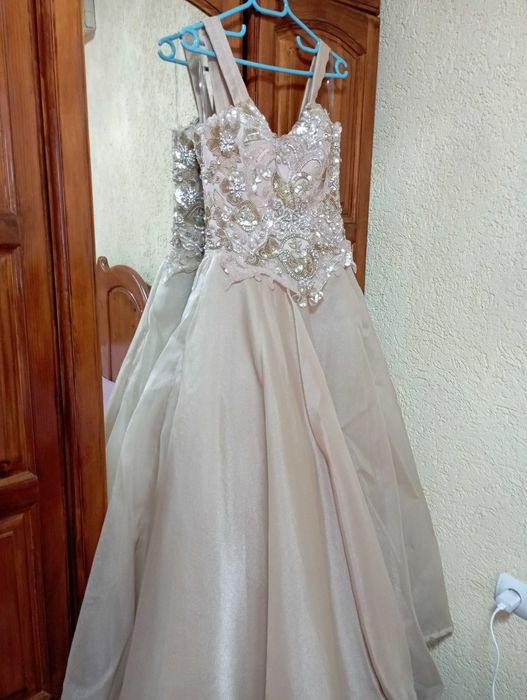 Евтина официална рокля