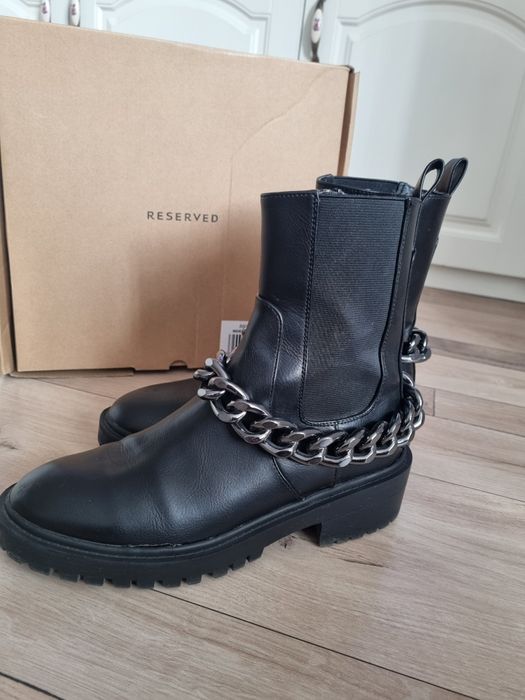 Бота с аксесоари Reserved