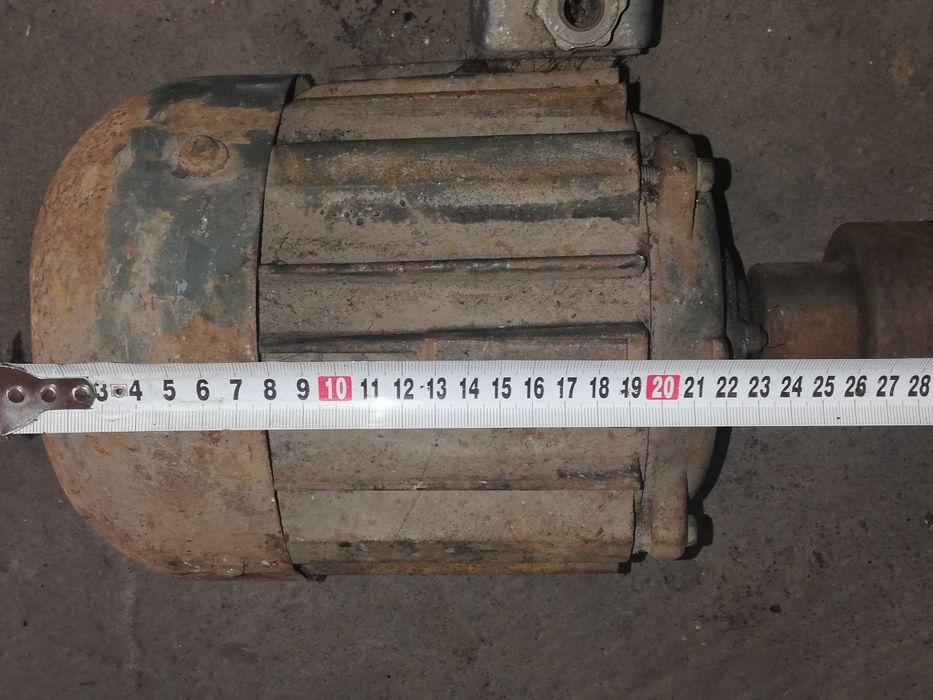 Электро моторы продам