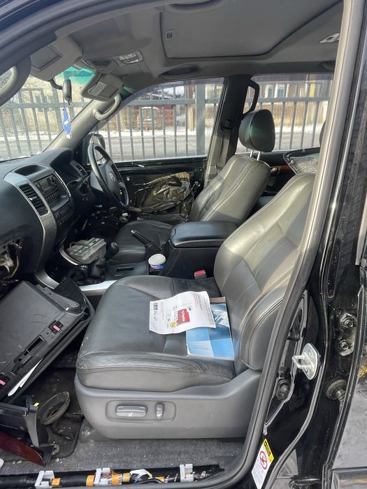 Dezmembrez land cruiser