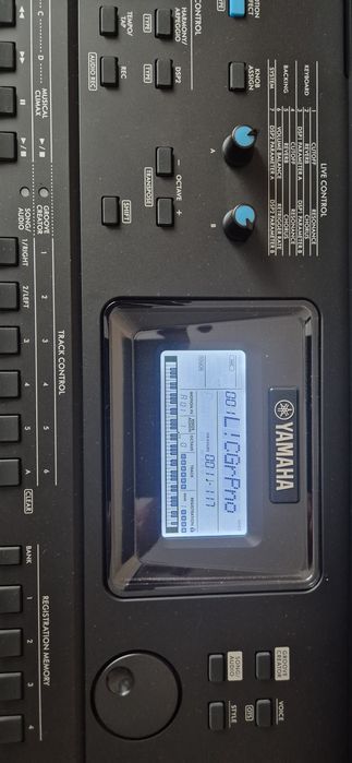 Yamaha psr ew 425