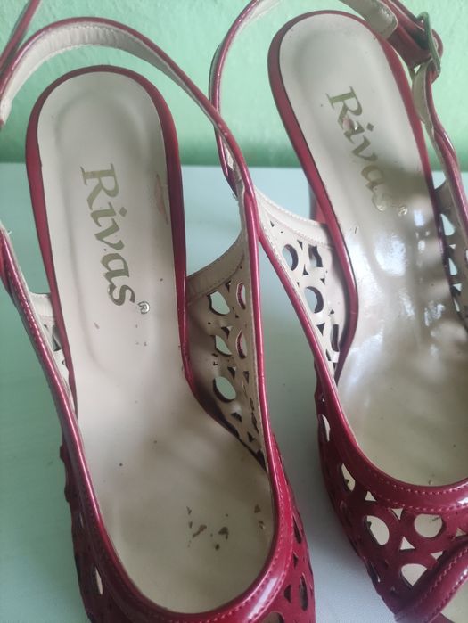 Червени дамски обувки с ток Rivas