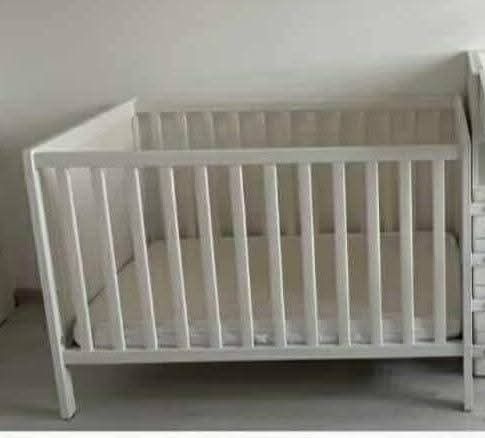 Pat bebeluși si saltea