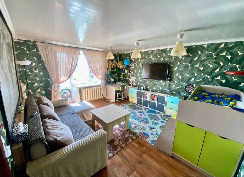 Продам 3 комн Бензострой