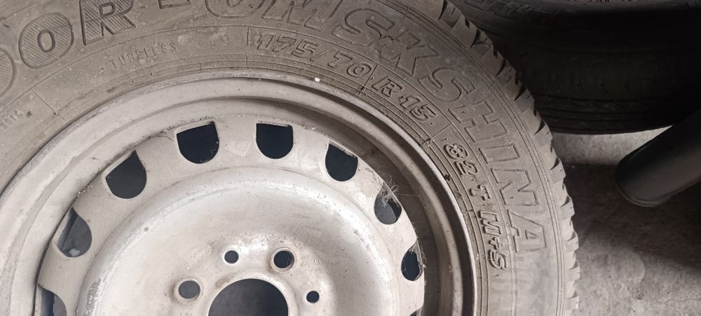 Продам колесо R13 ( диск с резиной)