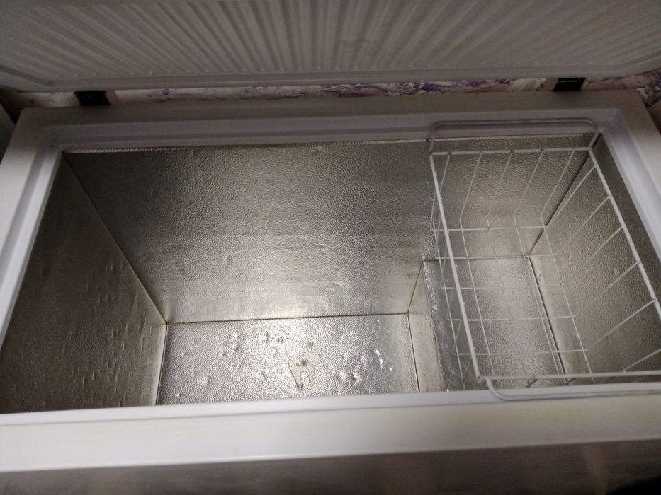 Морозильник 220л