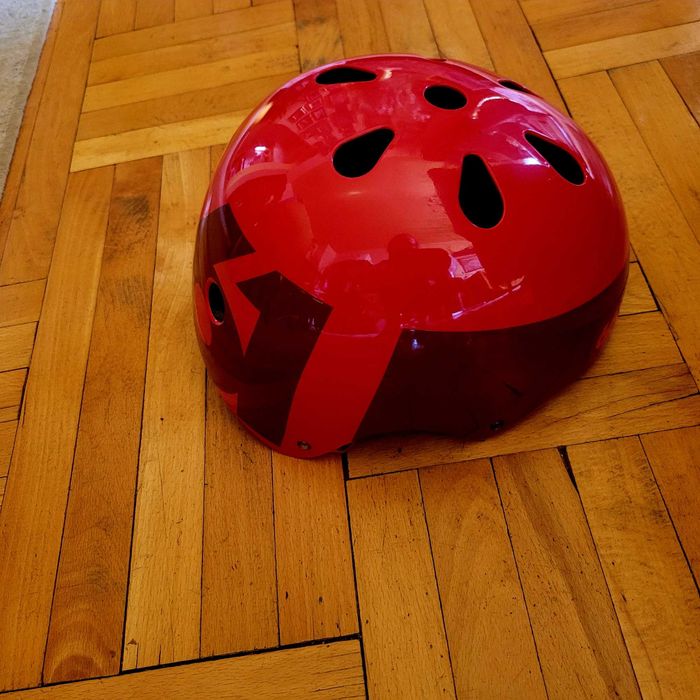 Предпазна каска 661 за скейт, лонг борд или ролери