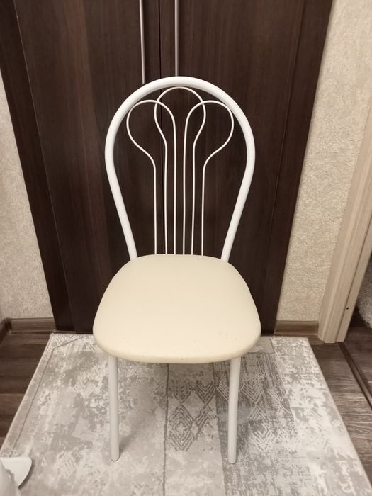 Продам стулья металлические