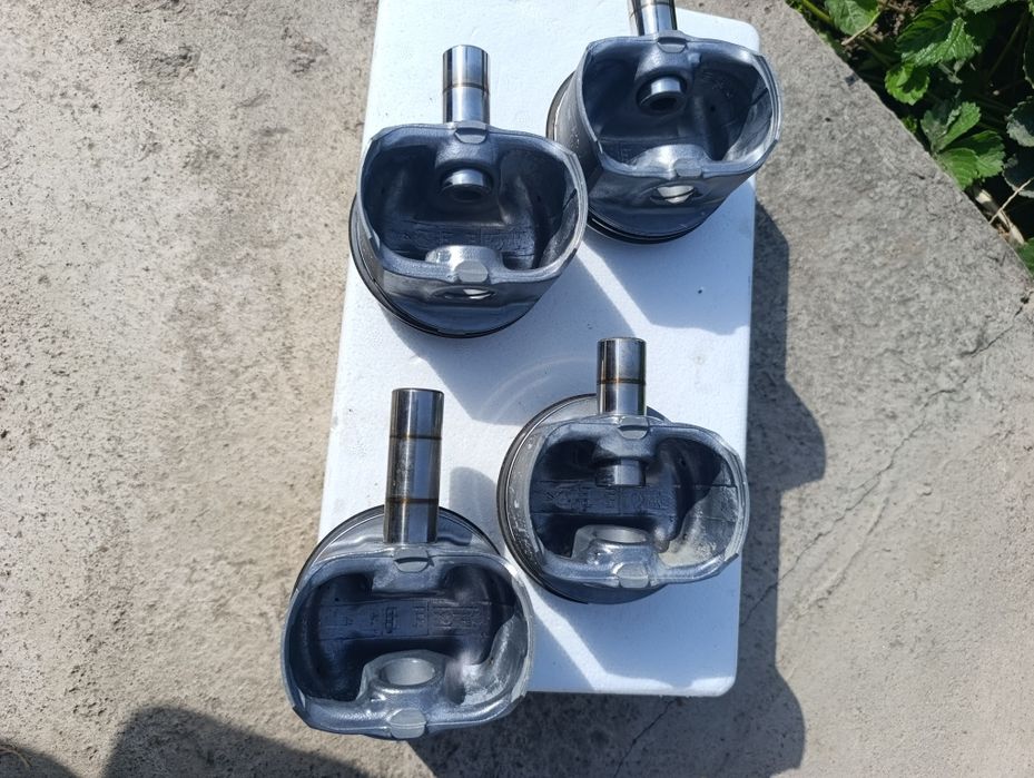 Поршень на Опель 2.0