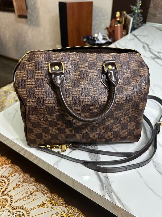 Оригинална чанта на Louis Vuitton