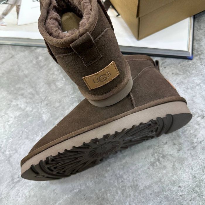 UGG Classic Ultra Mini Boot