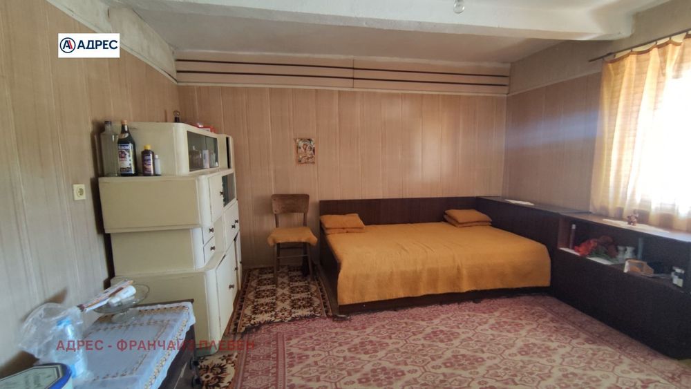 Къща в Плевен, област-гр.Славяново площ 200 цена 75000