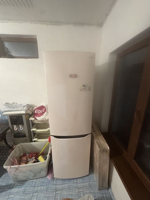 Холодилник LG в отличном состоянии