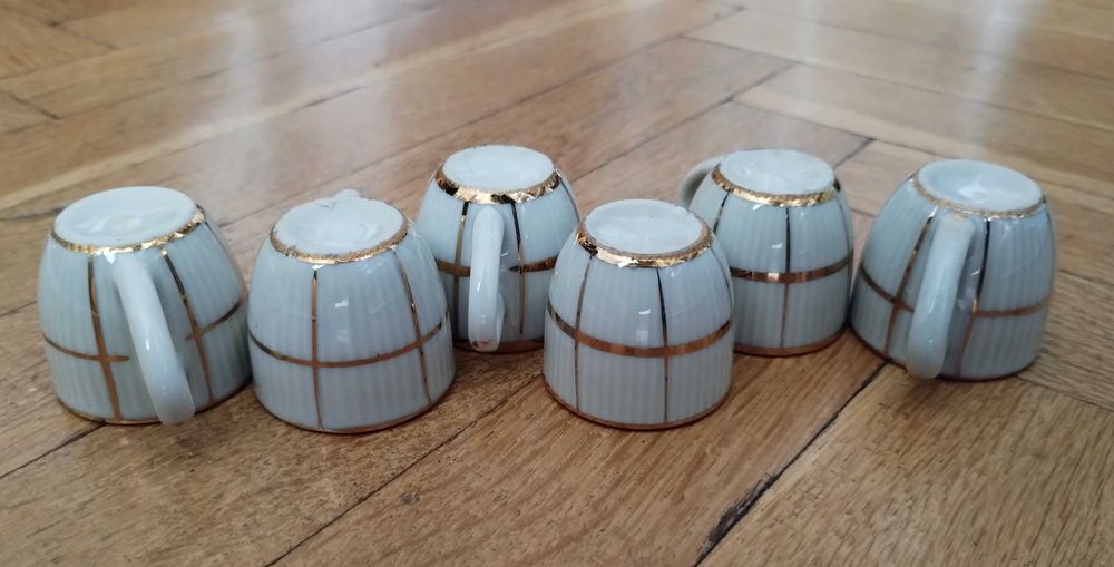 Комплект от шест антикварни порцеланови чашки 20 мл.