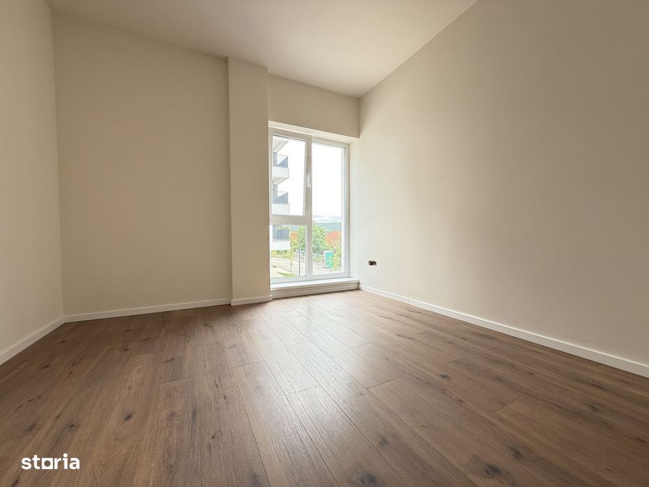 Apartament cu 3 camere, balcon si parcare exterioara. Bloc NOU