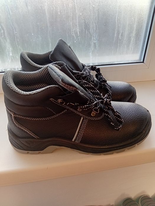 Ботинки для работы