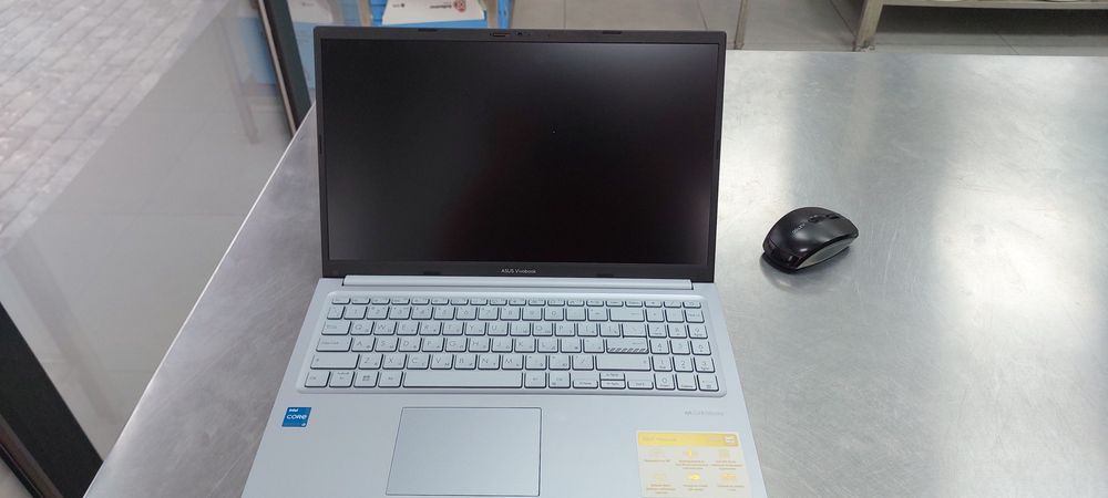 Asus noutbuk sotiladi