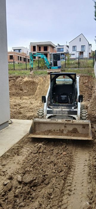 inchiriez miniexcavator cu picon demolari bobcat transport  moloz etc