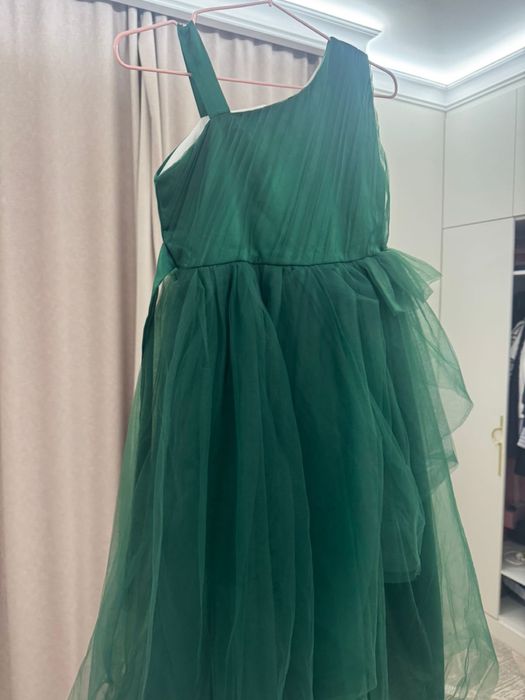 Продам платье на рост 130-140