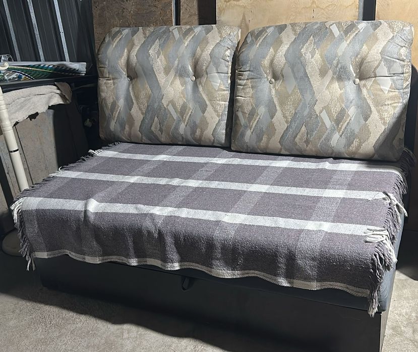 Продам диван -кровать.