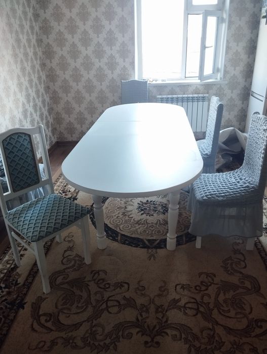 Продается Кухонный стол с стулями