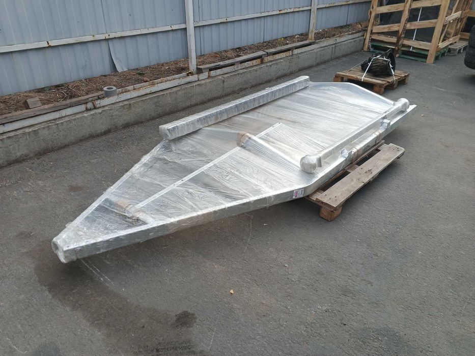 Лодочный прицеп новый