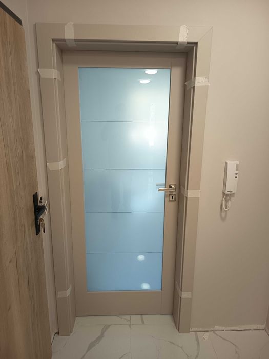 Монтаж на врати входни и интериорни,монтаж на ламинат.