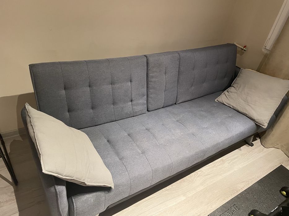 Многоместен диван