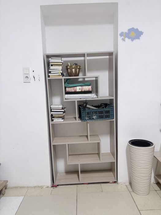 Полка для книг, цветов