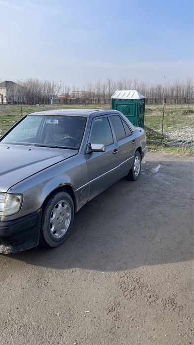 Мерседес 1993 2,2 2,2