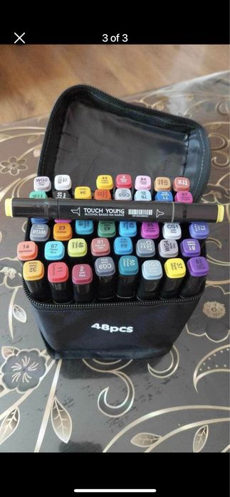 Комплект от маркери с две страни и калъф за съхранение