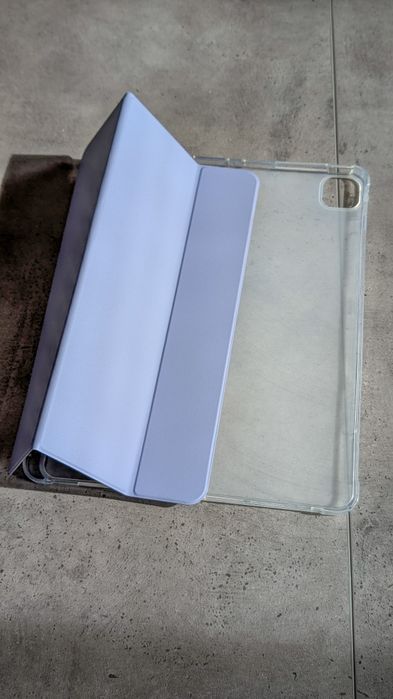 калъф за iPad Air M3 (2025) 13” – лилаво с прозрачен гръб