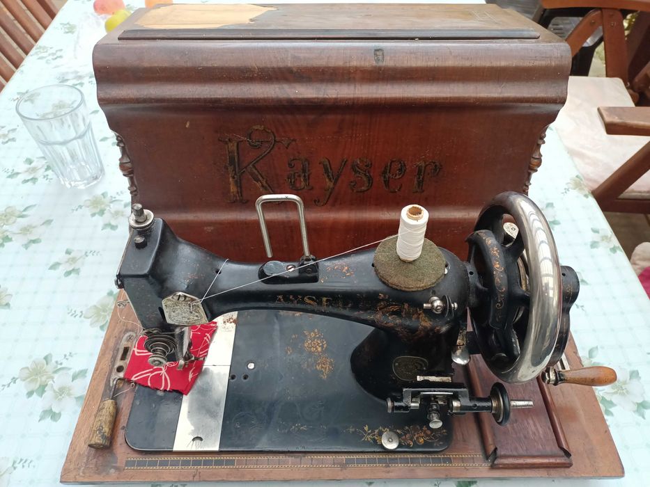 Mașina de cusut Kayser