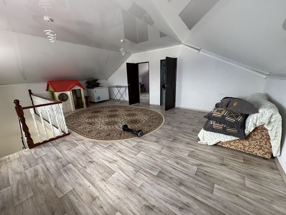 Продам мансардный дом срочно