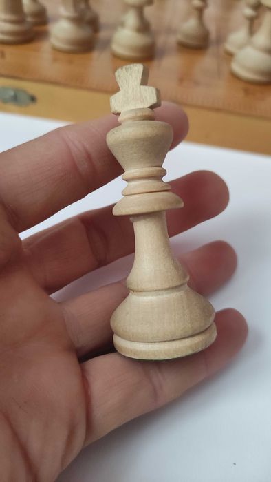 Шах с дървени фигури 35 х 35 см