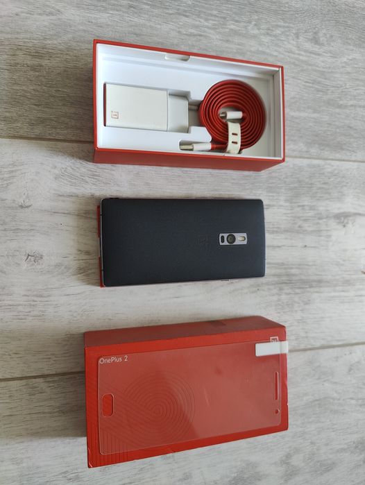Смартфон OnePlus 2