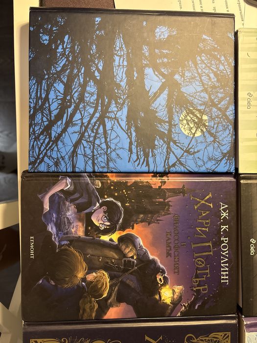 Книги различен жанр
