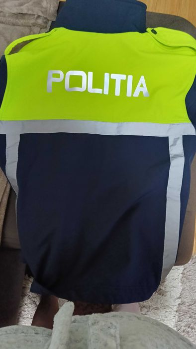 Vând îmbrăcăminte statut special