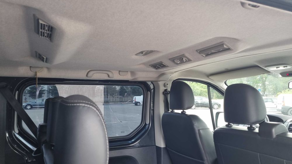 Inchiriez microbuz 8+1 Opel Vivaro