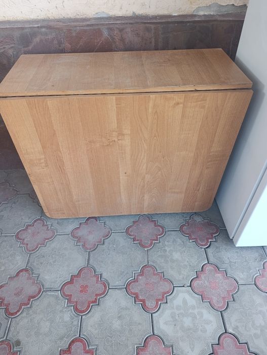 Срочно продам стол раскладной