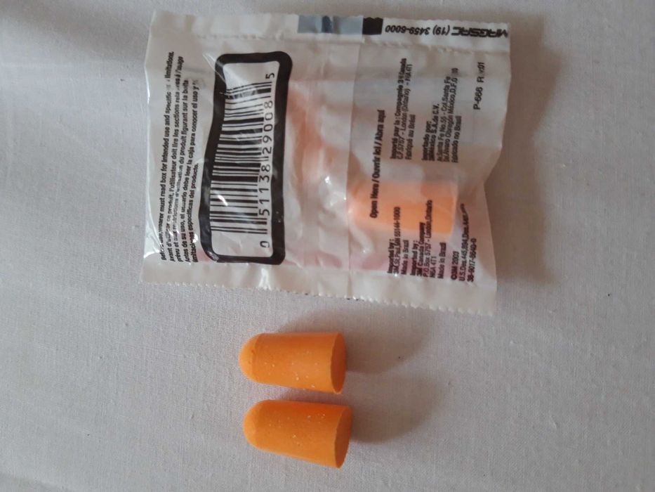 Продаются беруши, маски для сна, подушка для самолета, новые