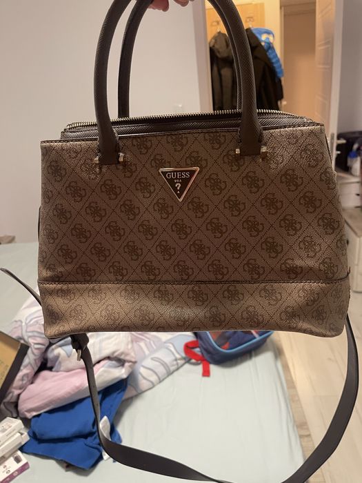 Чанта на guess, неразличима от нова