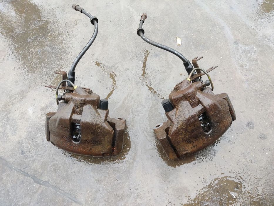 Etrieri cu calareti Etrier fata Seat Exeo motor 2.0 CAH 8569