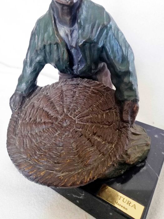 Luis Moreno - Sculptura bronz - titlu "Captura" - h-20cm - semnata