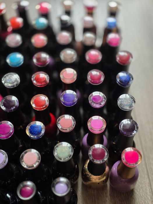 Vând 61 buc oje semipermanente Cupio NOI